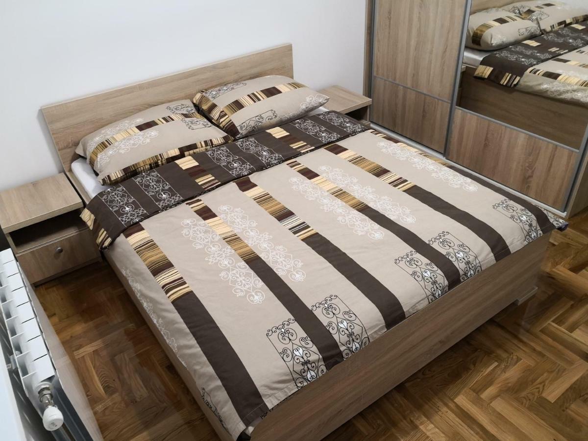 Apartman Gaga Lukavica Екстер'єр фото