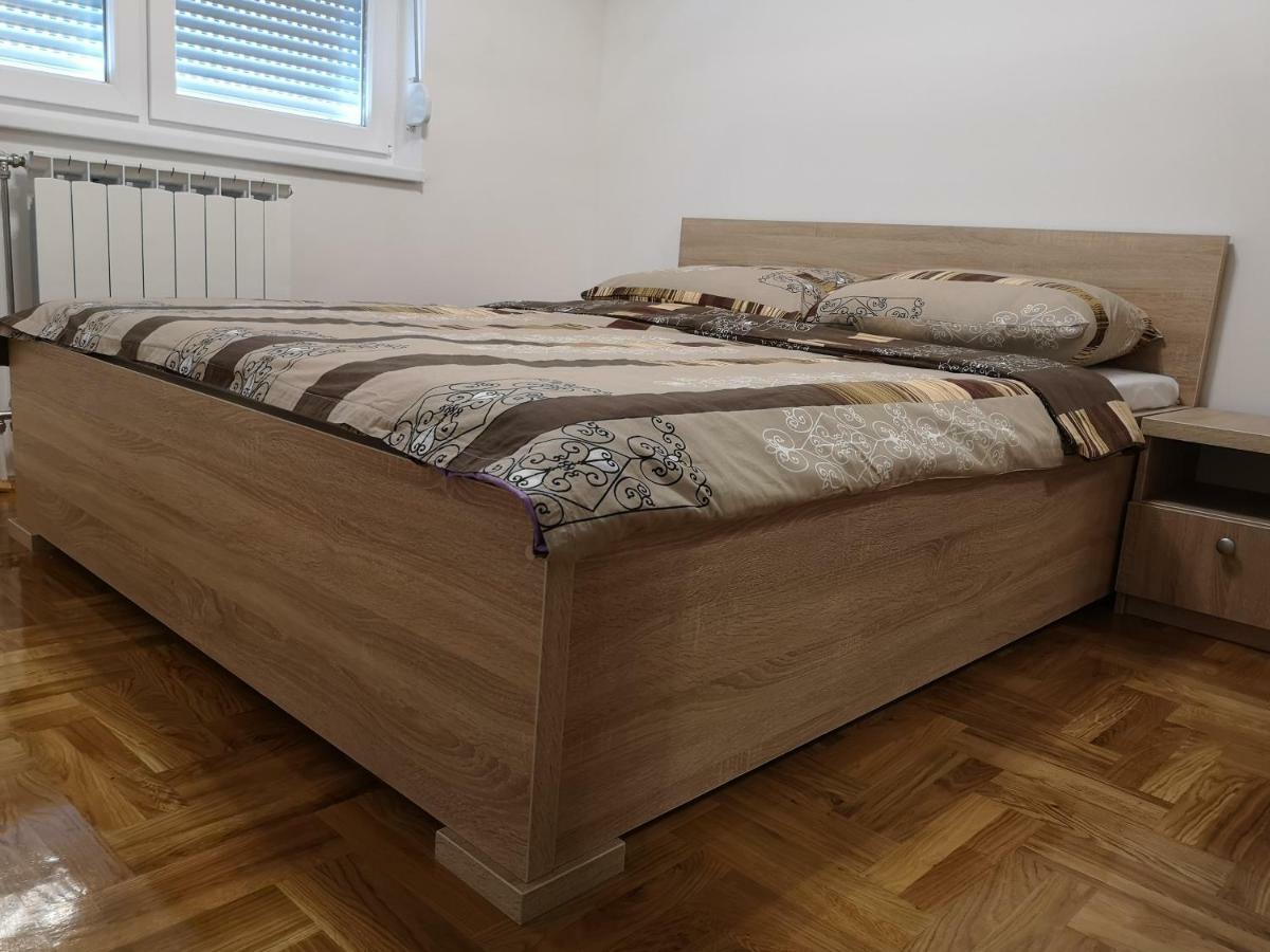 Apartman Gaga Lukavica Екстер'єр фото
