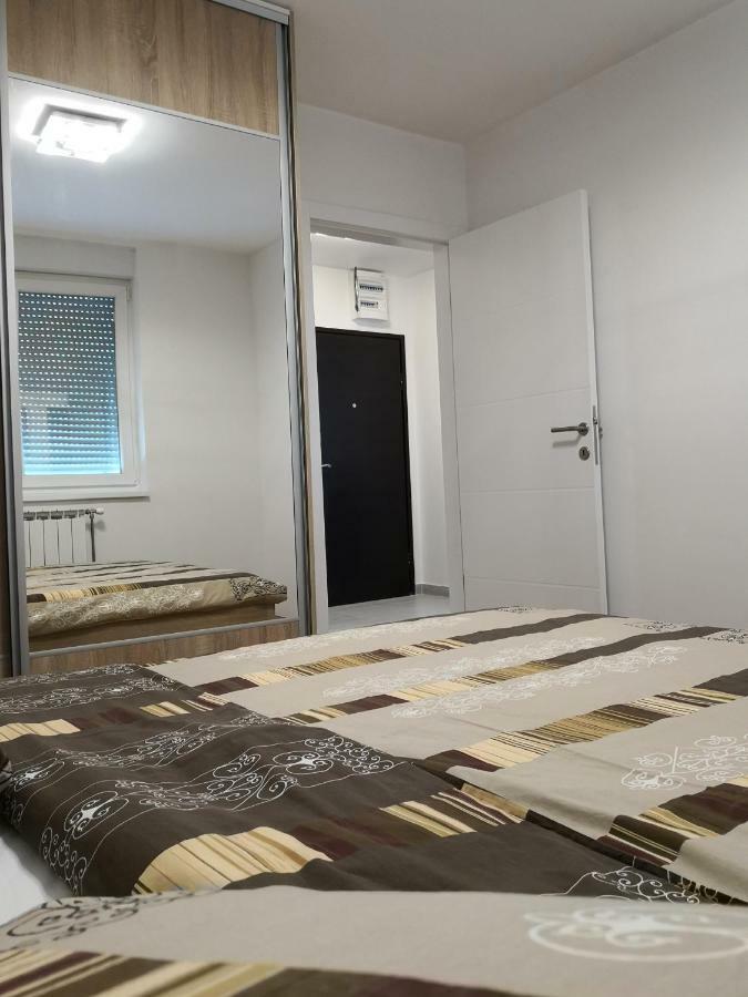 Apartman Gaga Lukavica Екстер'єр фото