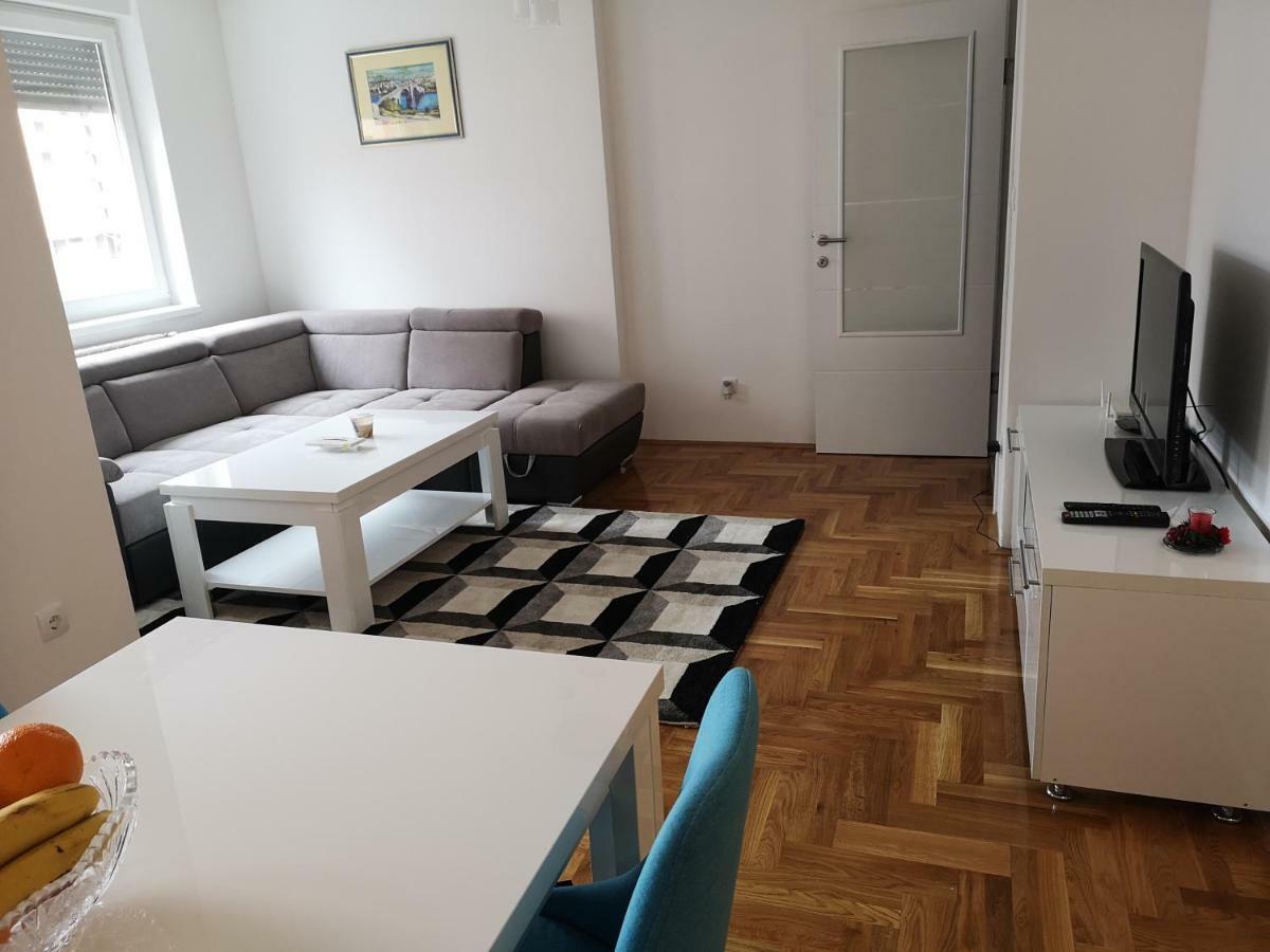 Apartman Gaga Lukavica Екстер'єр фото