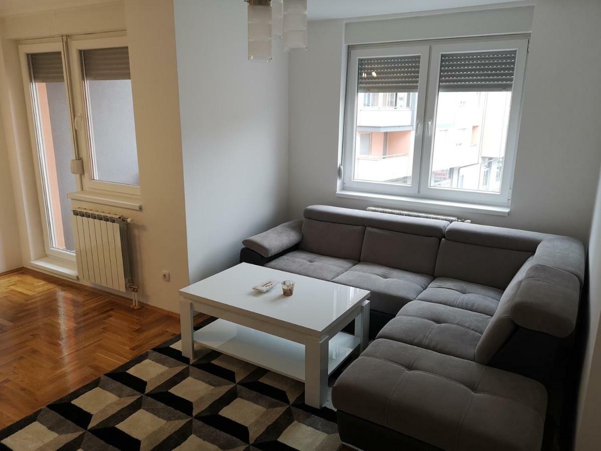Apartman Gaga Lukavica Екстер'єр фото